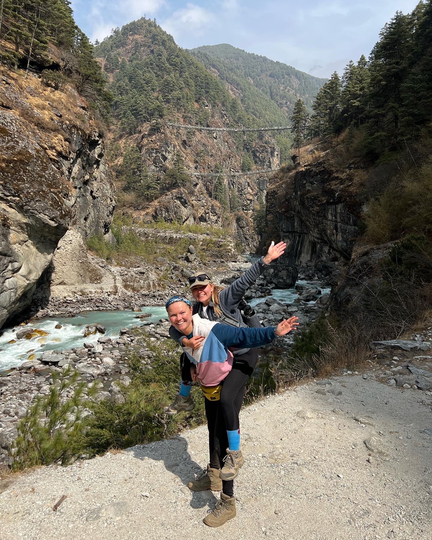 Avontuur en vriendschap in de bergen - samen op reis naar nieuwe bestemmingen